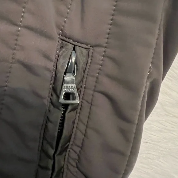 🎉HP🎉 PRADA Olive Green Quilted Double Zip Nylon Jacket - Picture 16 of 16